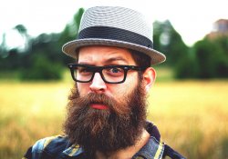 Окуляри зі лінзами без діоптрій: данина моді чи необхідність?