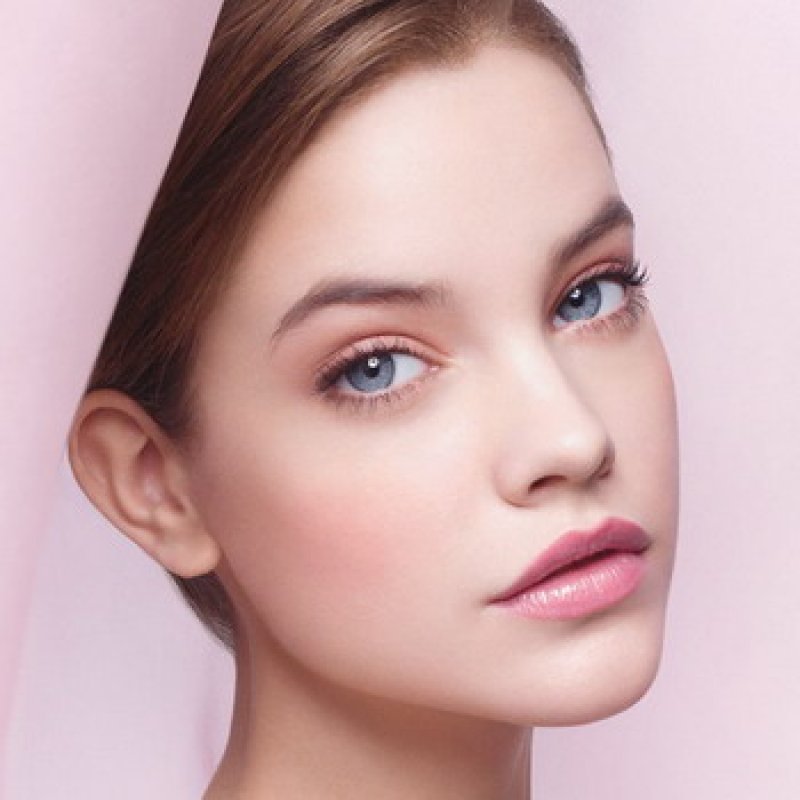 Сім порад для макіяжу при носінні контактних лінз