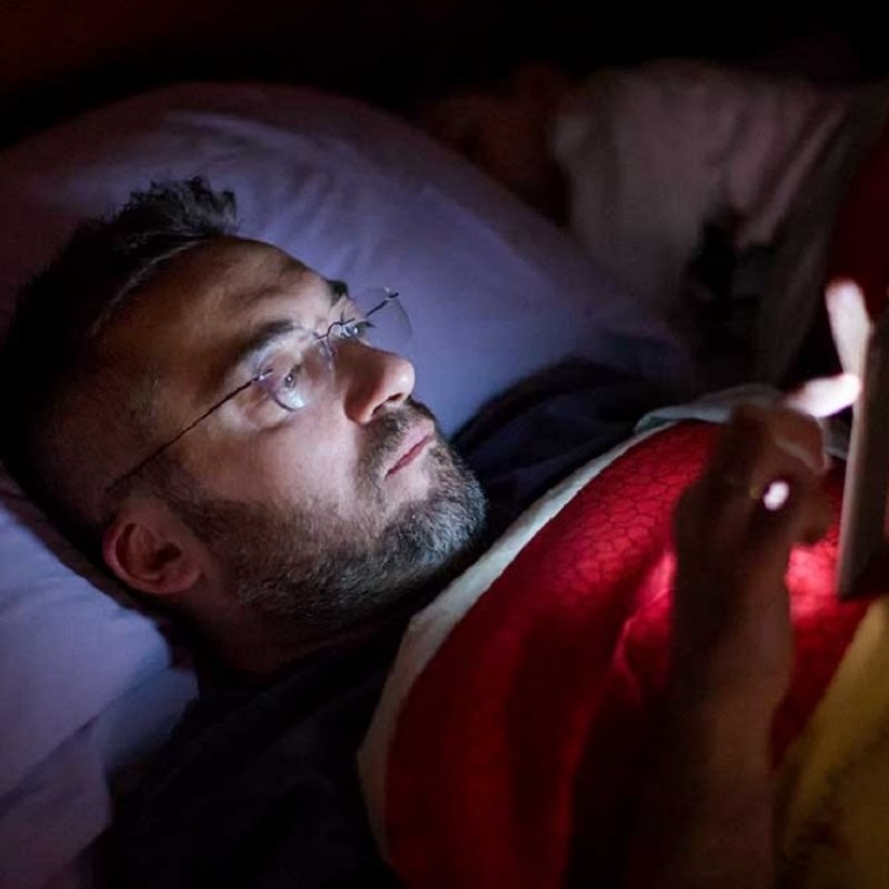 Вплив синього світла на очі