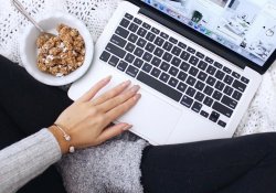 Як знизити навантаження на очі під час роботи за комп'ютером