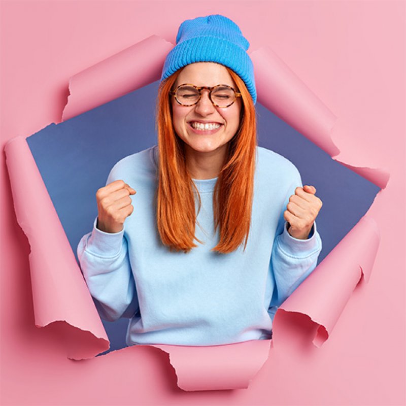 Даруємо оправу до лінз