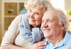 Які основні ознаки хвороб очей у людей похилого віку