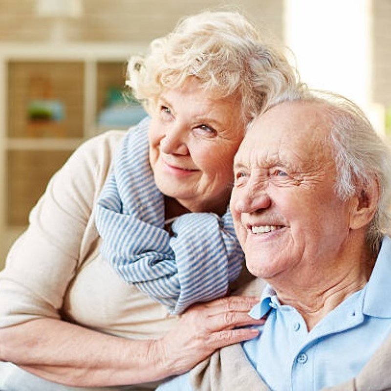 Які основні ознаки хвороб очей у людей похилого віку