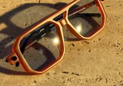 Мода 70-х років ХХ століття: окуляри та оправи як головний акцент стилю