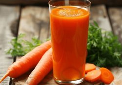 Яка користь для організму та зору від морквяного соку