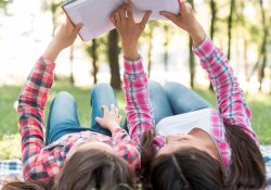 Читання лежачи: яка від цього може бути шкода.