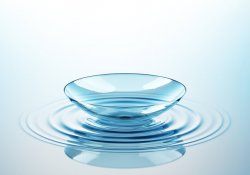 Контактні лінзи з каналами для сліз