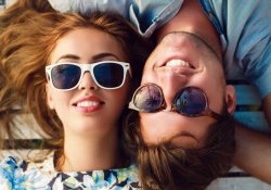 Фірма Polaroid запустила миттєву примірку окулярів у міланському метро