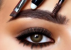 Офтальмологи назвали найнебезпечніший вид косметики для очей