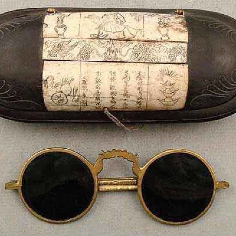 Історія виникнення сонцезахисних окулярів