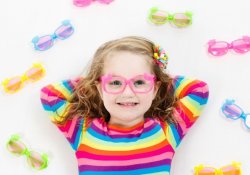 Поганий зір у дітей: окуляри чи контактні лінзи