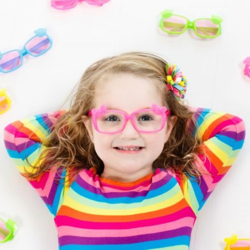 Поганий зір у дітей: окуляри чи контактні лінзи