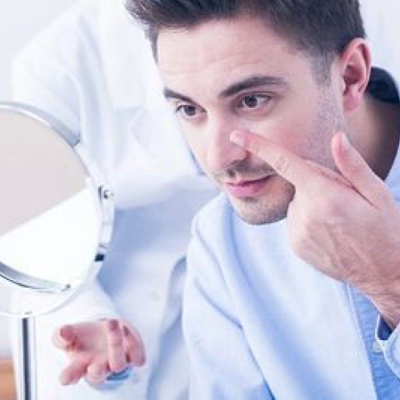 Як безпечно користуватися контактними лінзами