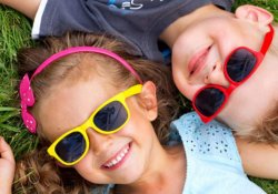 Як правильно підібрати сонцезахисні окуляри для дитини