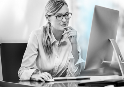 Пресбіопія: чи всім потрібно одягати окуляри?